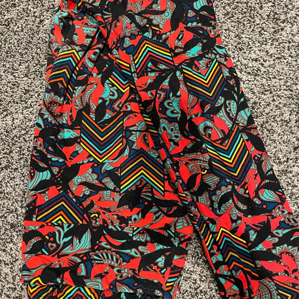Buttery-soft, Form-fitting LulaRoe Leggings